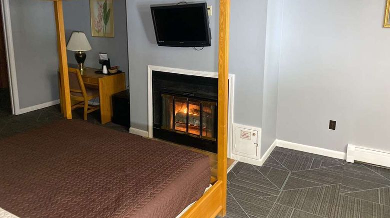 <b>Travelodge by Wyndham Lincoln Room</b>. Images powered by <a href="https://iceportal.shijigroup.com/" title="IcePortal" target="_blank">IcePortal</a>.