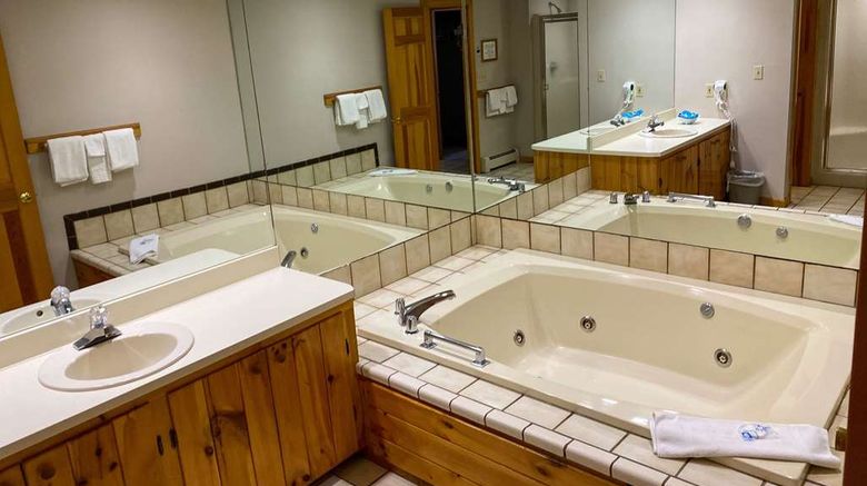 <b>Travelodge by Wyndham Lincoln Suite</b>. Images powered by <a href="https://iceportal.shijigroup.com/" title="IcePortal" target="_blank">IcePortal</a>.
