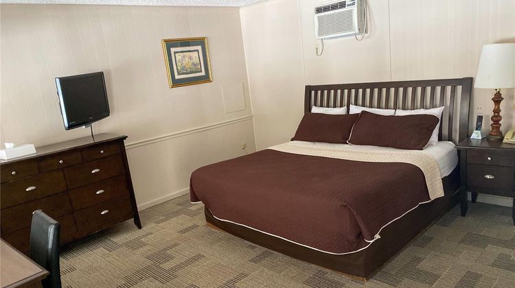 Travelodge by Wyndham Lincoln Room