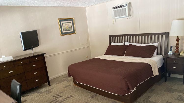 Travelodge by Wyndham Lincoln Room