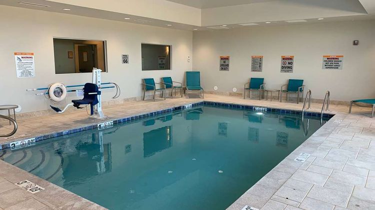 La Quinta Inn & Suites by Wyndham Pool