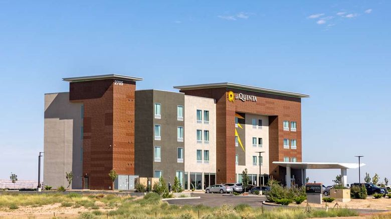 <b>La Quinta Inn & Suites by Wyndham Exterior</b>. Images powered by <a href="https://iceportal.shijigroup.com/" title="IcePortal" target="_blank">IcePortal</a>.