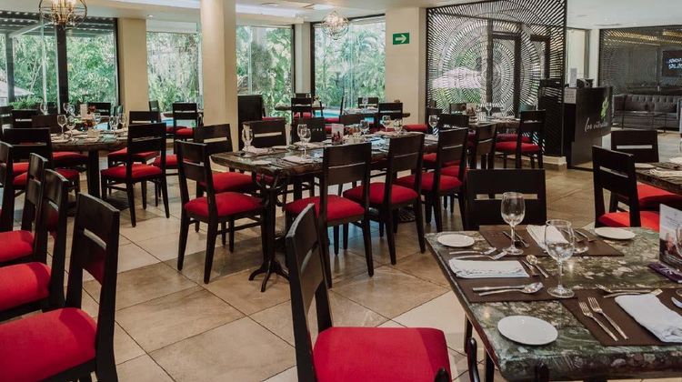 HS HOTSSON Hotel Tampico Restaurant