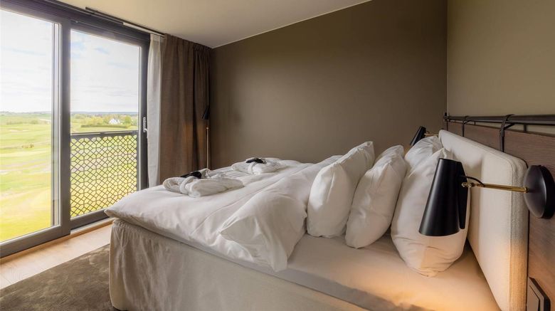 <b>Lily Country Club, Ascend Collection Suite</b>. Images powered by <a href="https://iceportal.shijigroup.com/" title="IcePortal" target="_blank">IcePortal</a>.