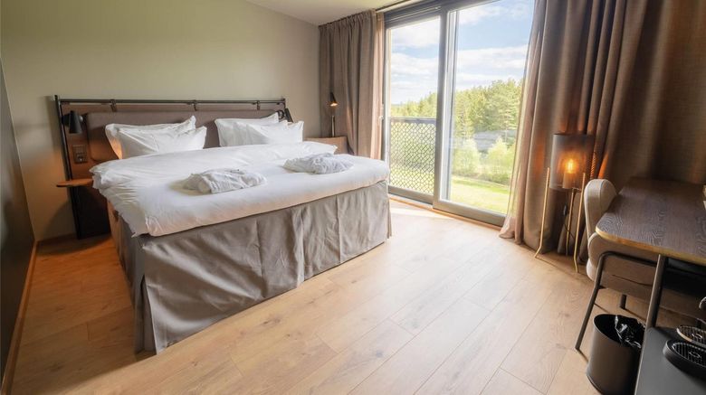<b>Lily Country Club, Ascend Collection Room</b>. Images powered by <a href="https://iceportal.shijigroup.com/" title="IcePortal" target="_blank">IcePortal</a>.