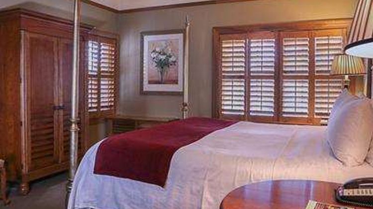 The Herrington Inn & Spa Suite