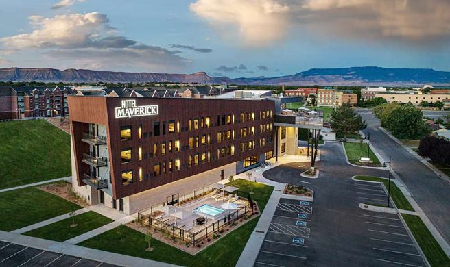 Hotel Maverick Exterior