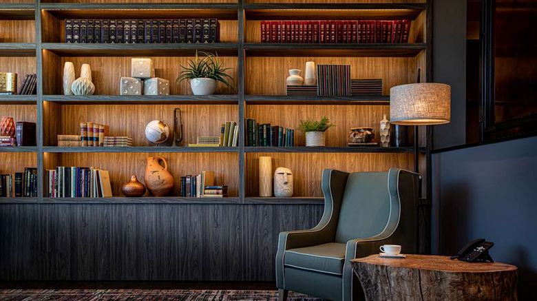 <b>Hotel Maverick Lobby</b>. Images powered by <a href="https://iceportal.shijigroup.com/" title="IcePortal" target="_blank">IcePortal</a>.