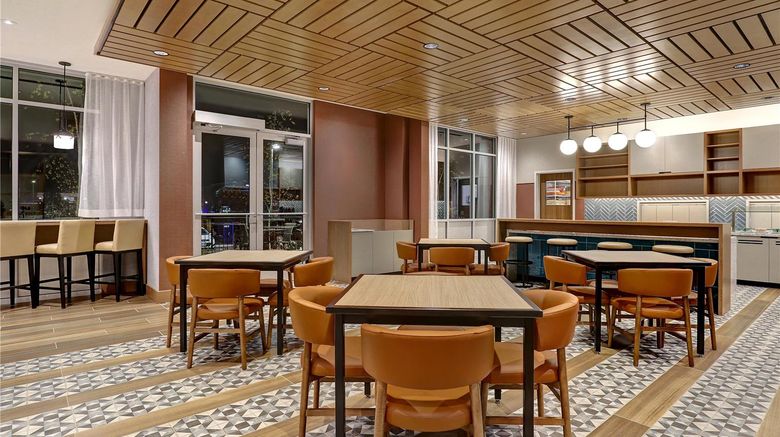 <b>Hyatt Place Prince George Restaurant</b>. Images powered by <a href="https://iceportal.shijigroup.com/" title="IcePortal" target="_blank">IcePortal</a>.
