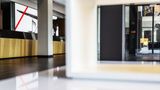 <b>Steigenberger Airport Hotel Berlin Lobby</b>. Images powered by <a href="https://iceportal.shijigroup.com/" title="IcePortal" target="_blank">IcePortal</a>.