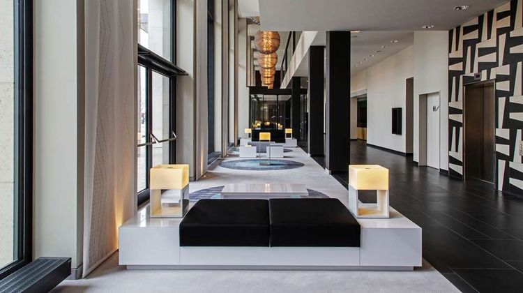 Steigenberger Airport Hotel Berlin Lobby