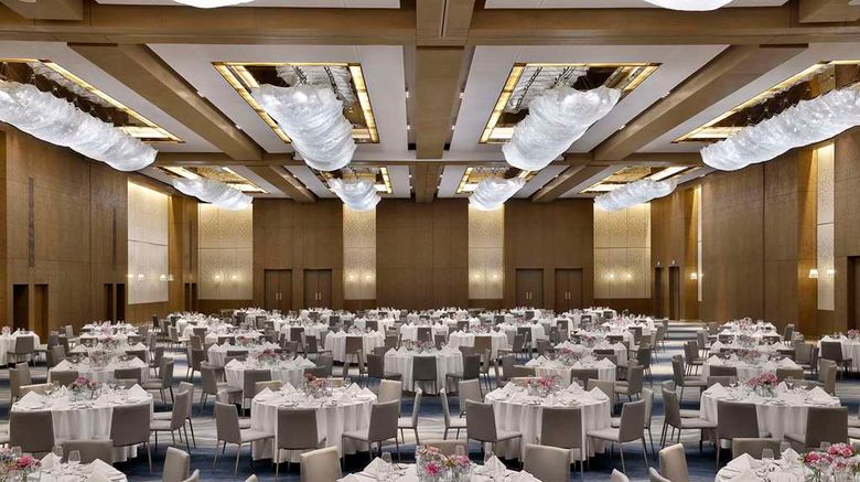 Hilton Abu Dhabi Yas Island Exterior. Images powered by <a href="https://iceportal.shijigroup.com" target="_blank" rel="noopener">Ice Portal</a>.