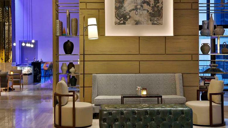 <b>Hilton Abu Dhabi Yas Island Lobby</b>. Images powered by <a href="https://iceportal.shijigroup.com/" title="IcePortal" target="_blank">IcePortal</a>.