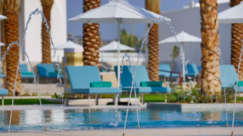 <b>Hilton Abu Dhabi Yas Island Pool</b>. Images powered by <a href="https://iceportal.shijigroup.com/" title="IcePortal" target="_blank">IcePortal</a>.