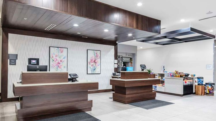 Hilton Garden Inn Detroit Utica Lobby