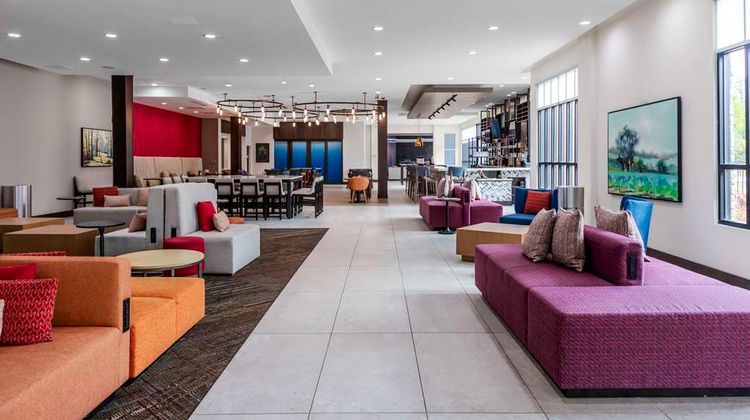 Hilton Garden Inn Detroit Utica Lobby