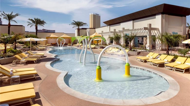 <b>Las Vegas Hilton at Resorts World Pool</b>. Images powered by <a href="https://iceportal.shijigroup.com/" title="IcePortal" target="_blank">IcePortal</a>.