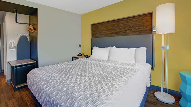 <b>Tru by Hilton Stoughton Room</b>. Images powered by <a href="https://iceportal.shijigroup.com/" title="IcePortal" target="_blank">IcePortal</a>.