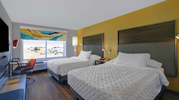 Tru by Hilton Stoughton Room