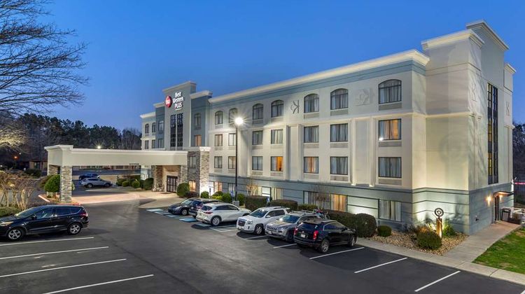 Best Western Plus Dalton Inn Exterior