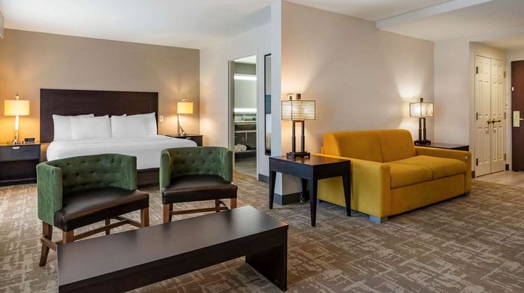 Best Western Plus Dalton Inn Room