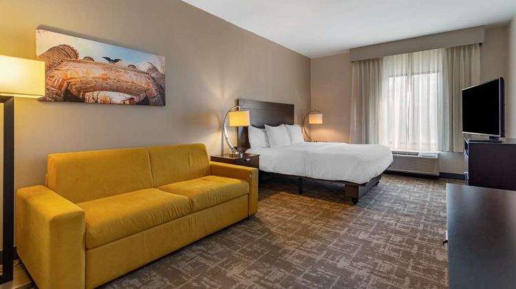 Best Western Plus Dalton Inn Room