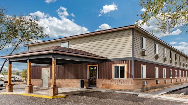 <b>Travelodge by Wyndham Lovell/Bighorns Exterior</b>. Images powered by <a href="https://iceportal.shijigroup.com/" title="IcePortal" target="_blank">IcePortal</a>.