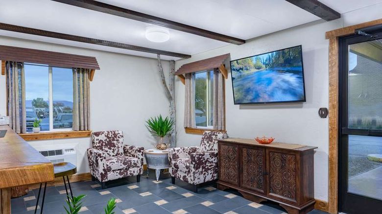 <b>Travelodge by Wyndham Lovell/Bighorns Lobby</b>. Images powered by <a href="https://iceportal.shijigroup.com/" title="IcePortal" target="_blank">IcePortal</a>.