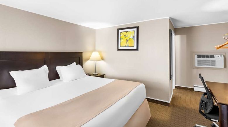 <b>Rodeway Inn Gorham Riverside Room</b>. Images powered by <a href="https://iceportal.shijigroup.com/" title="IcePortal" target="_blank">IcePortal</a>.