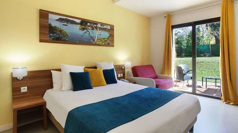 <b>Suite Home Room</b>. Images powered by <a href="https://iceportal.shijigroup.com/" title="IcePortal" target="_blank">IcePortal</a>.