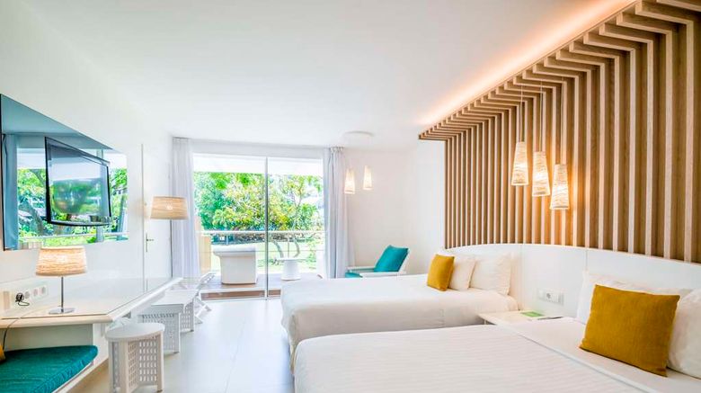 <b>La Creole Beach Hotel & Spa Room</b>. Images powered by <a href="https://iceportal.shijigroup.com/" title="IcePortal" target="_blank">IcePortal</a>.