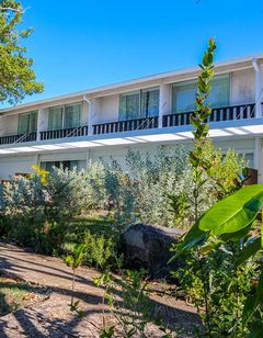 La Creole Beach Hotel & Spa