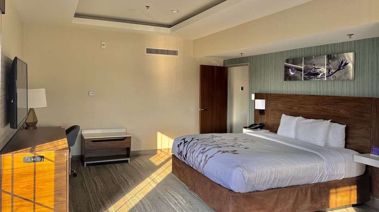 <b>Sleep Inn Oak Brook Terrace-Chicago Suite</b>. Images powered by <a href="https://iceportal.shijigroup.com/" title="IcePortal" target="_blank">IcePortal</a>.