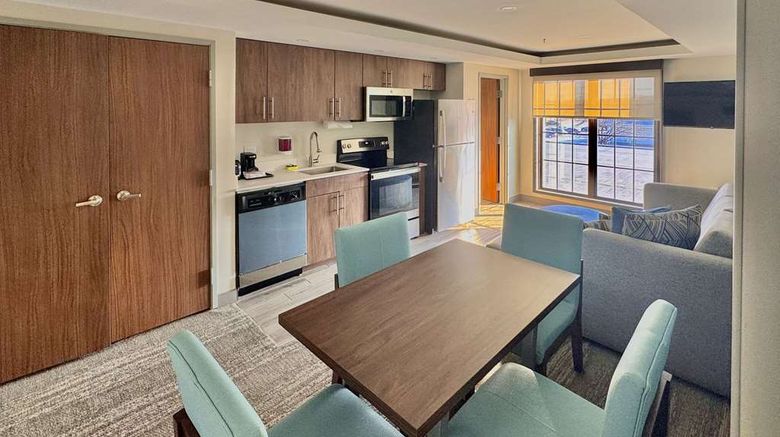 <b>Sleep Inn Oak Brook Terrace-Chicago Suite</b>. Images powered by <a href="https://iceportal.shijigroup.com/" title="IcePortal" target="_blank">IcePortal</a>.