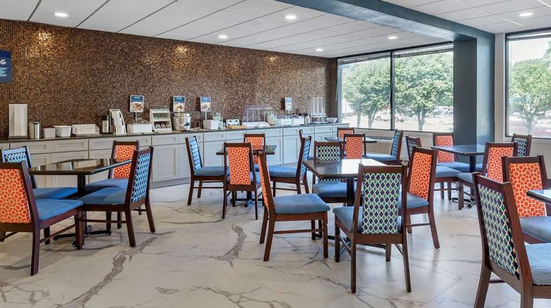 <b>Clarion Pointe Raleigh Midtown Restaurant</b>. Images powered by <a href="https://iceportal.shijigroup.com/" title="IcePortal" target="_blank">IcePortal</a>.