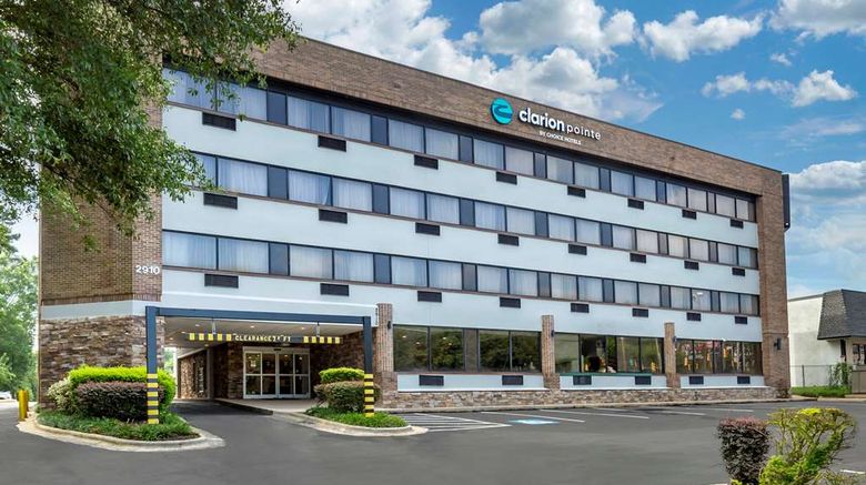 <b>Clarion Pointe Raleigh Midtown Exterior</b>. Images powered by <a href="https://iceportal.shijigroup.com/" title="IcePortal" target="_blank">IcePortal</a>.