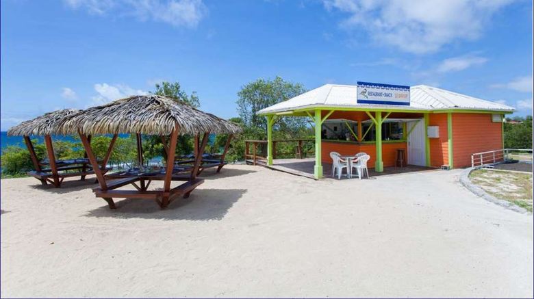 <b>Karibea Sainte-Luce Resort Restaurant</b>. Images powered by <a href="https://iceportal.shijigroup.com/" title="IcePortal" target="_blank">IcePortal</a>.