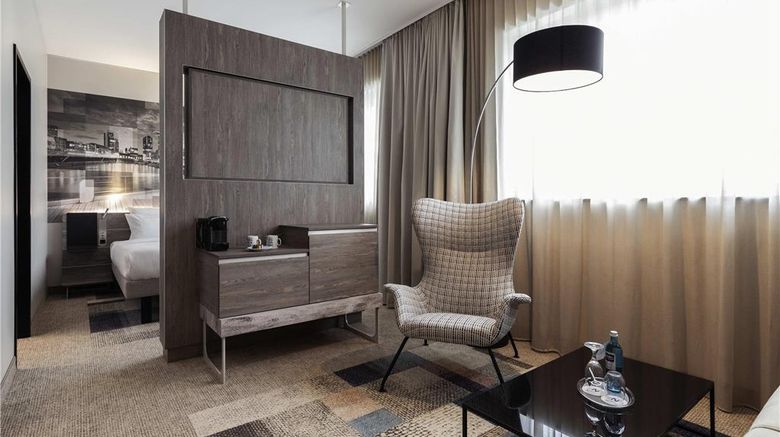 <b>Novotel Duesseldorf Airport Room</b>. Images powered by <a href="https://iceportal.shijigroup.com/" title="IcePortal" target="_blank">IcePortal</a>.