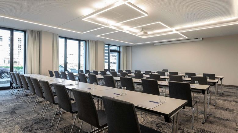 <b>Novotel Duesseldorf Airport Meeting</b>. Images powered by <a href="https://iceportal.shijigroup.com/" title="IcePortal" target="_blank">IcePortal</a>.