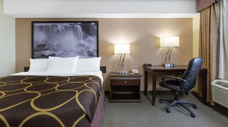 Super 8 by Wyndham Niagara Falls Room