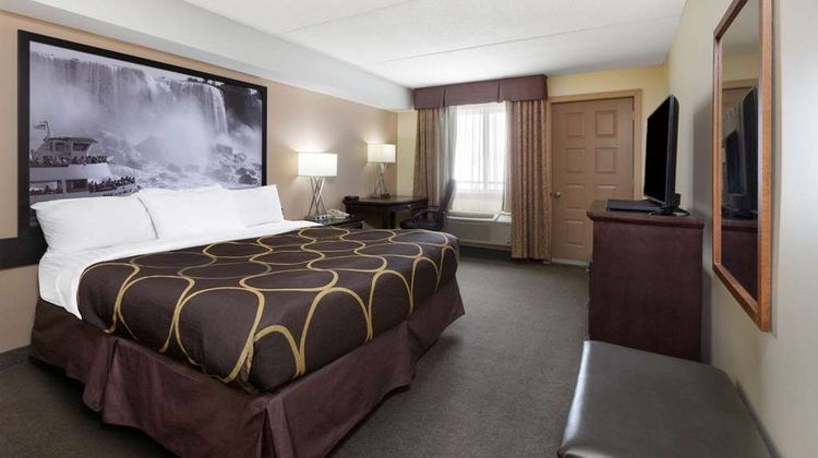 Super 8 by Wyndham Niagara Falls Room