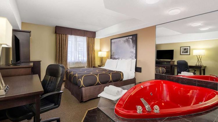 Super 8 by Wyndham Niagara Falls Room
