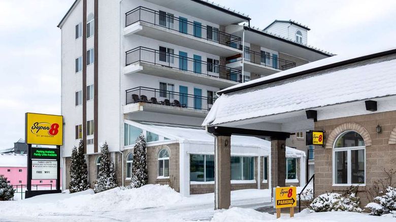 <b>Super 8 by Wyndham Niagara Falls Exterior</b>. Images powered by <a href="https://iceportal.shijigroup.com/" title="IcePortal" target="_blank">IcePortal</a>.