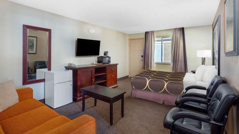 <b>Super 8 by Wyndham Niagara Falls Suite</b>. Images powered by <a href="https://iceportal.shijigroup.com/" title="IcePortal" target="_blank">IcePortal</a>.