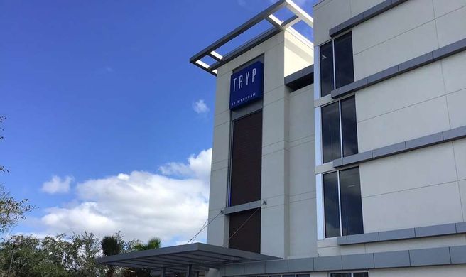 TRYP by Wyndham Orlando Exterior