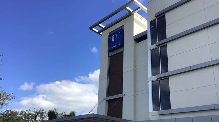 TRYP by Wyndham Orlando Exterior