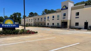 Days Inn by Wyndham Zachary