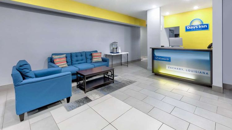 Days Inn by Wyndham Zachary Lobby