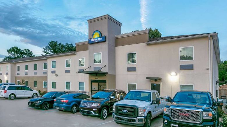 <b>Days Inn by Wyndham Zachary Exterior</b>. Images powered by <a href="https://iceportal.shijigroup.com/" title="IcePortal" target="_blank">IcePortal</a>.