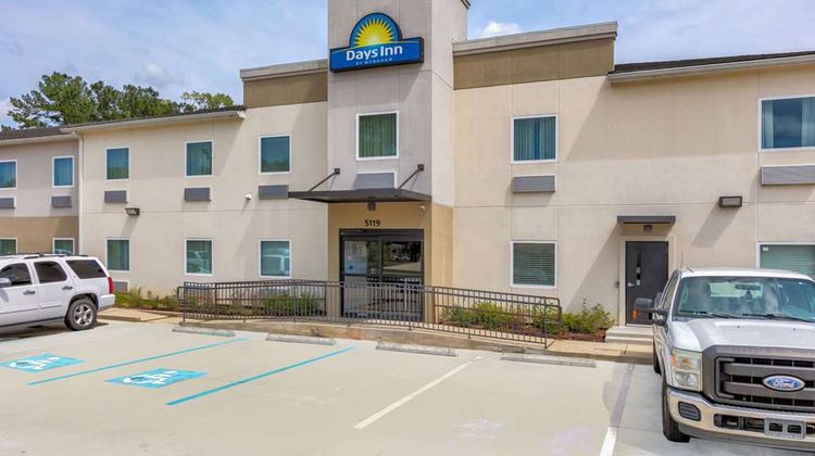 Days Inn by Wyndham Zachary Exterior